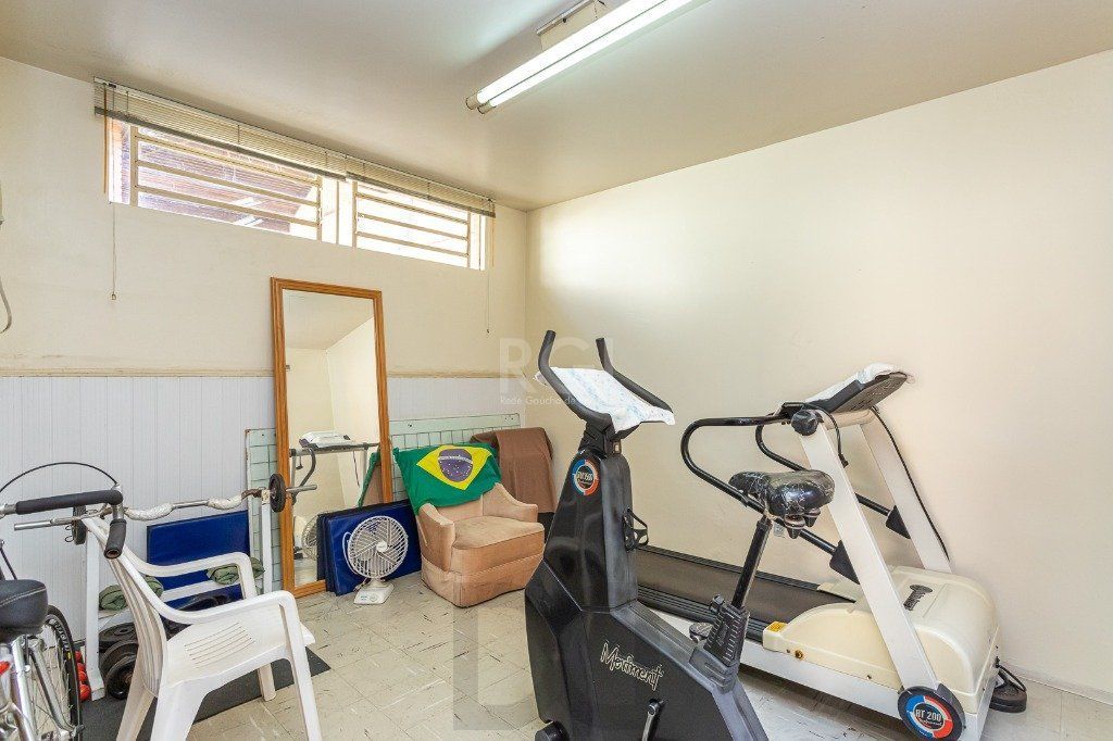 Casa sobrado no Partenon de 3 dormitórios e amplo pátio — foto 57
