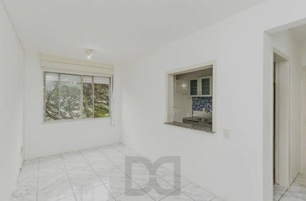 Apartamento no bairro Tristeza de 2 dormitórios DESOCUPADO — foto 3