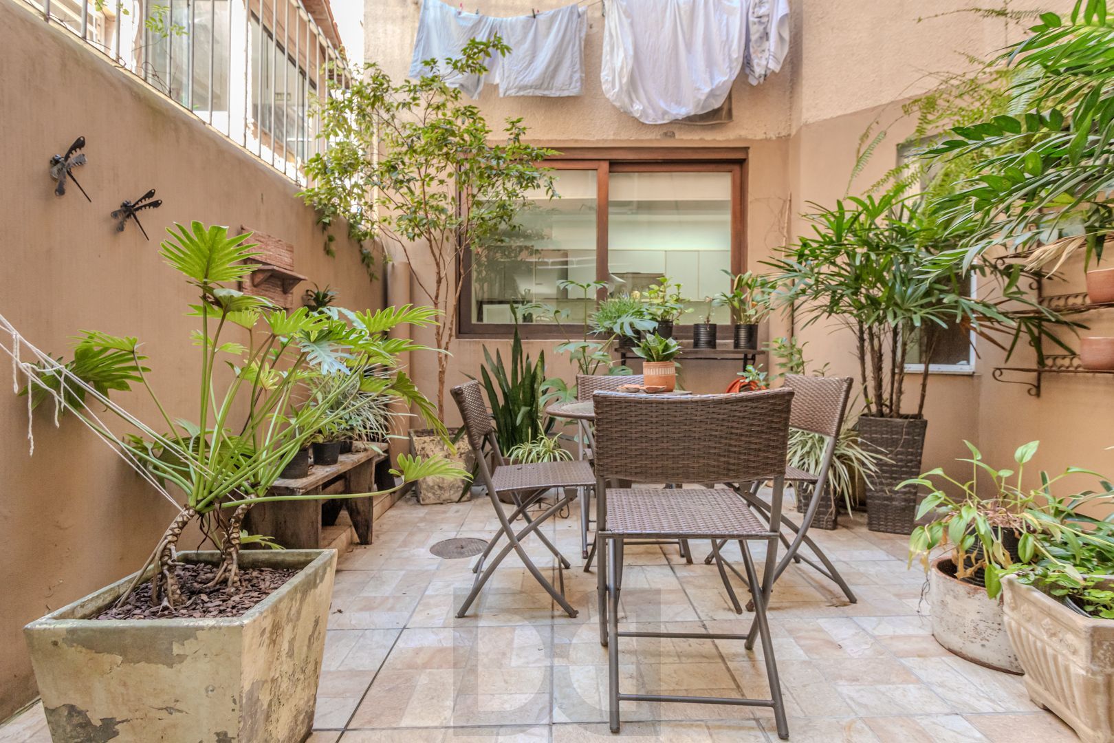 apto garden. no bairro Petrópolis,  com lindo pátio privativo. todo reformado. — foto 2