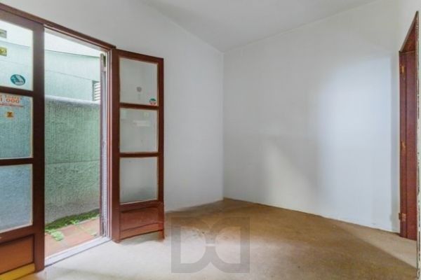 Apartamento no Partenon térreo de 2 dormitórios e 2 pátios DESOCUPADO — foto 5