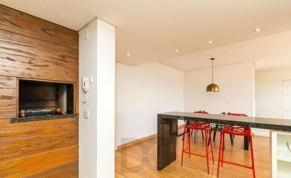 Apartamento no bairro Higienópolis de 2 dormitórios e 2 vagas — foto 14