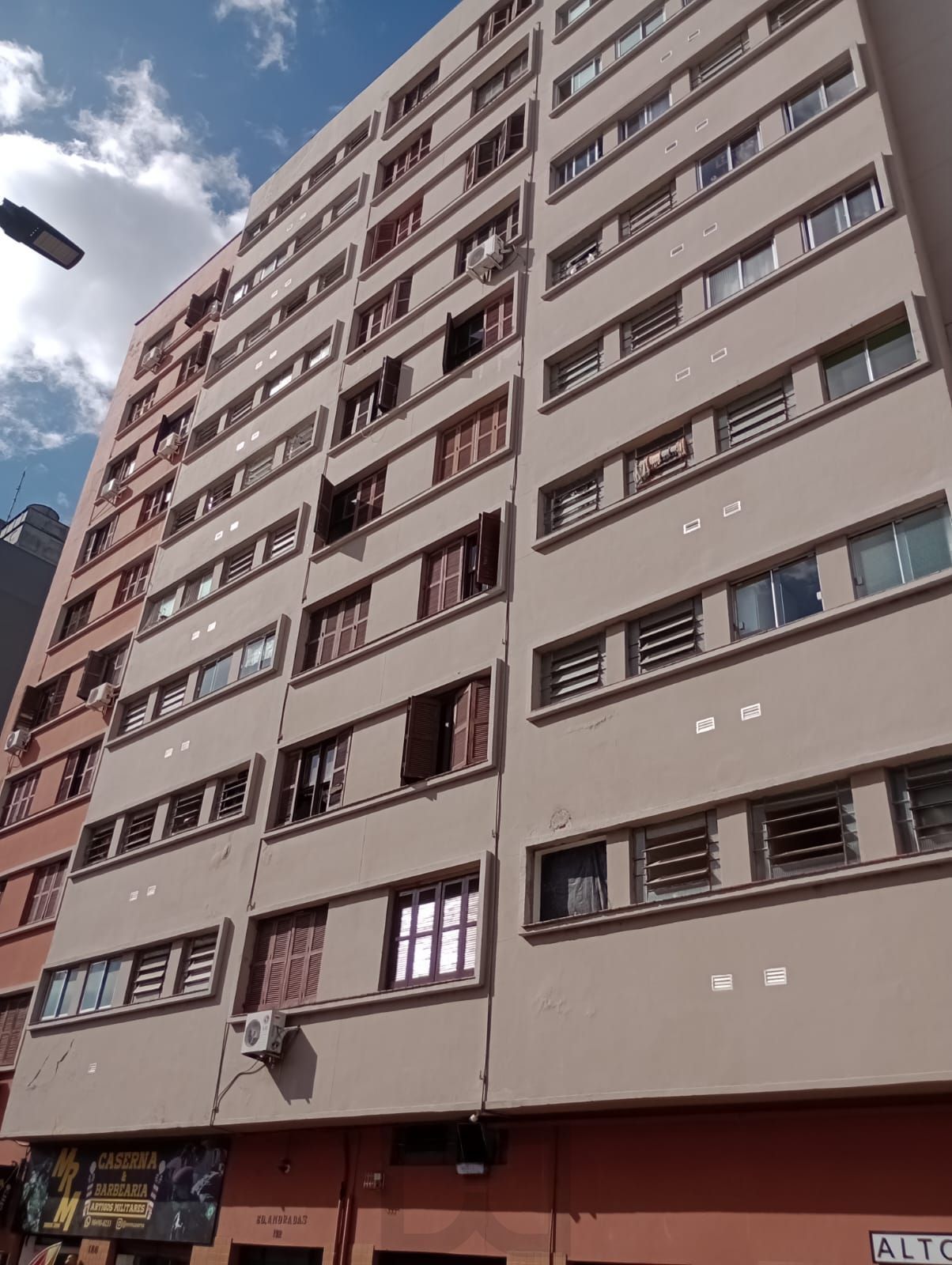 Apartamento JK à venda na Rua General Bento Martins, 192, Centro Histórico, Porto Alegre. — foto 3