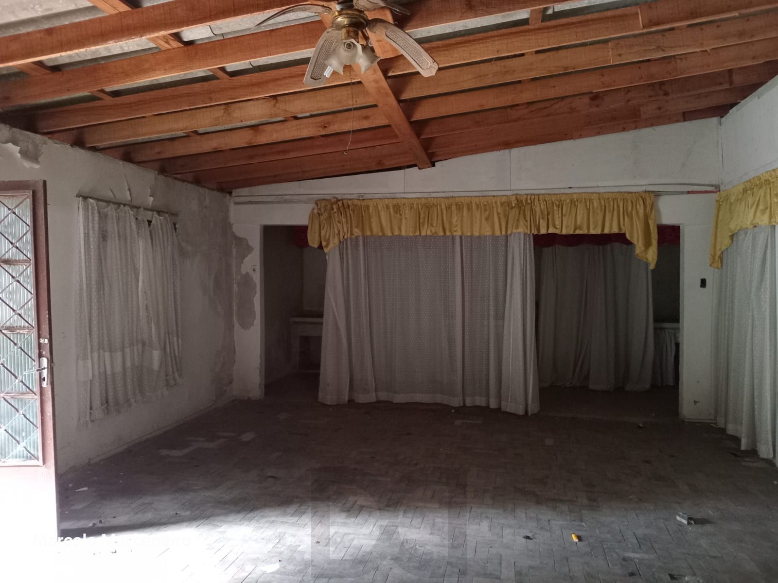 Casa no bairro Nonoai de 3 dormitórios e pátio — foto 14