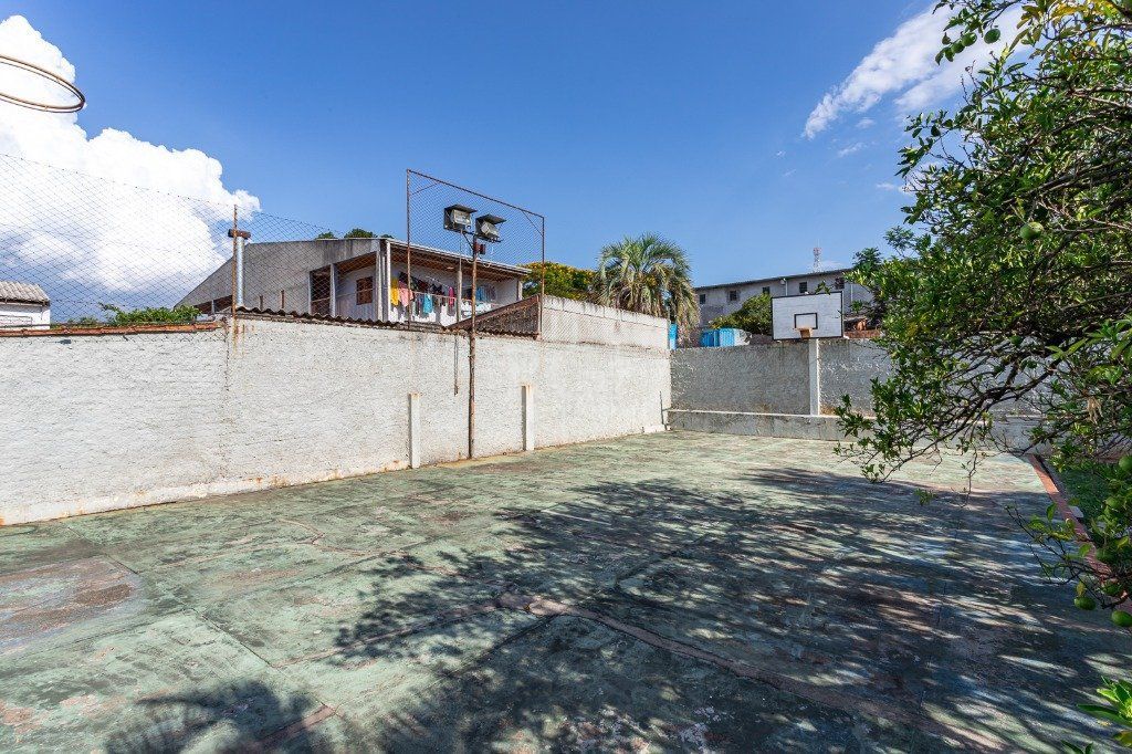 Casa sobrado no Partenon de 3 dormitórios e amplo pátio — foto 73