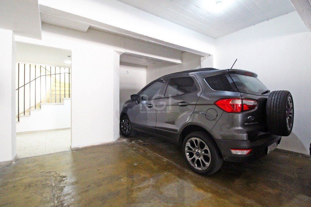 Apartamento de 3 dormitórios e vaga no bairro Petrópolis — foto 35