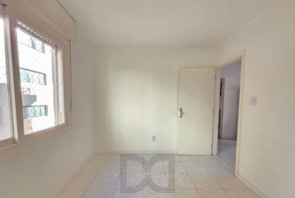 Apartamento no bairro Higienópolis de 1 dormitório e vaga DESOCUPADO — foto 12
