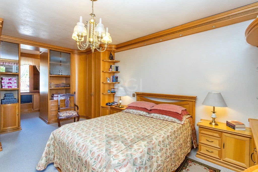 Casa sobrado no Partenon de 3 dormitórios e amplo pátio — foto 26