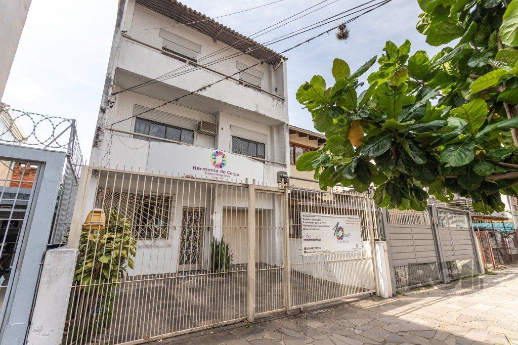 CASA COMERCIAL E RESIDENCIAL NO MIOLO DO BAIRRO SANTANA — foto 36