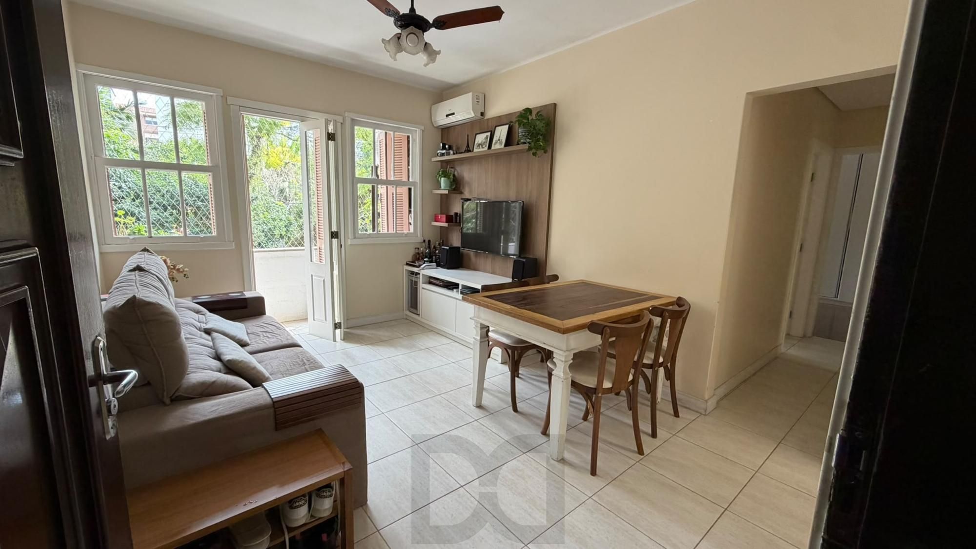 Apartamento no bairro Petrópolis de 2 dormitórios — foto 2