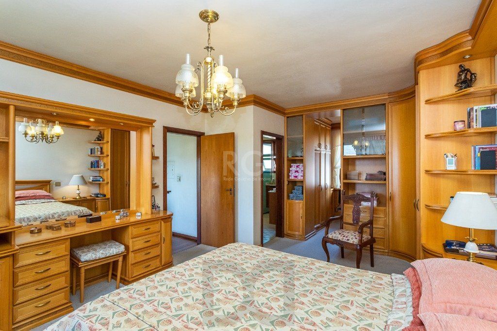 Casa sobrado no Partenon de 3 dormitórios e amplo pátio — foto 27
