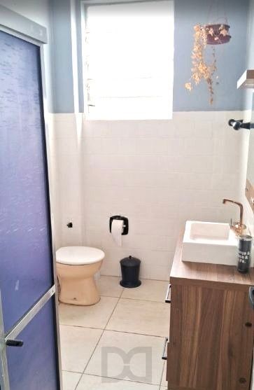 Apartamento no bairro Teresópolis de 2 dormitórios térreo com pátio — foto 8