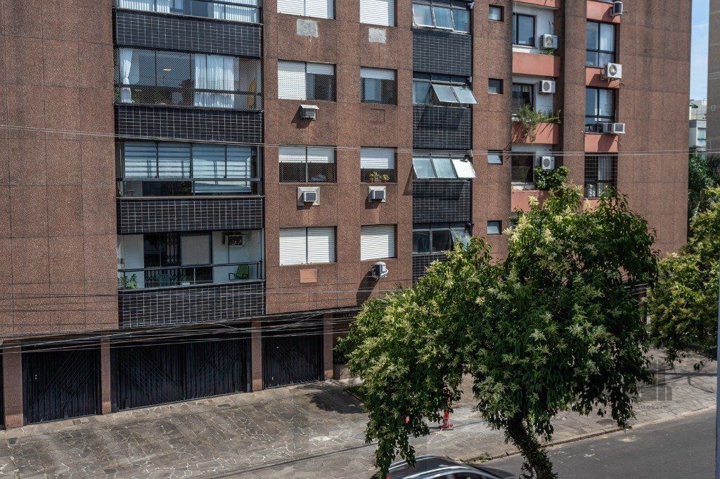 CASA COMERCIAL E RESIDENCIAL NO MIOLO DO BAIRRO SANTANA — foto 40