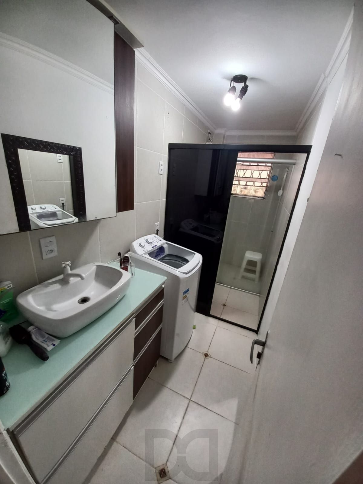 EXCELENTE APARTAMENTO TÉRREO DE 2 DORMITÓRIOS, SEMIMOBILIADO, À VENDA NO BAIRRO MENINO DEUS, PORTO ALEGRE. — foto 9