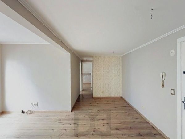 Apartamento no Menino Deus de 2 Dormitórios vaga e infra DESOCUPADO — foto 7