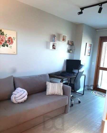 Sobrado triplex no Partenon de 3 dormitórios e 2 vagas — foto 4