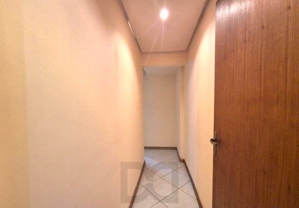 Apartamento no Centro de 2 dormitórios DESOCUPADO — foto 4