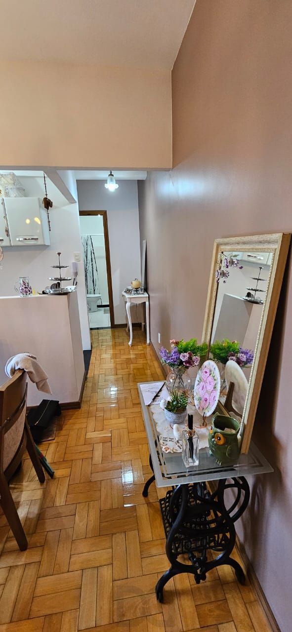 Apartamento no Centro de 1 dormitório semi mobiliado e REFORMADO — foto 7