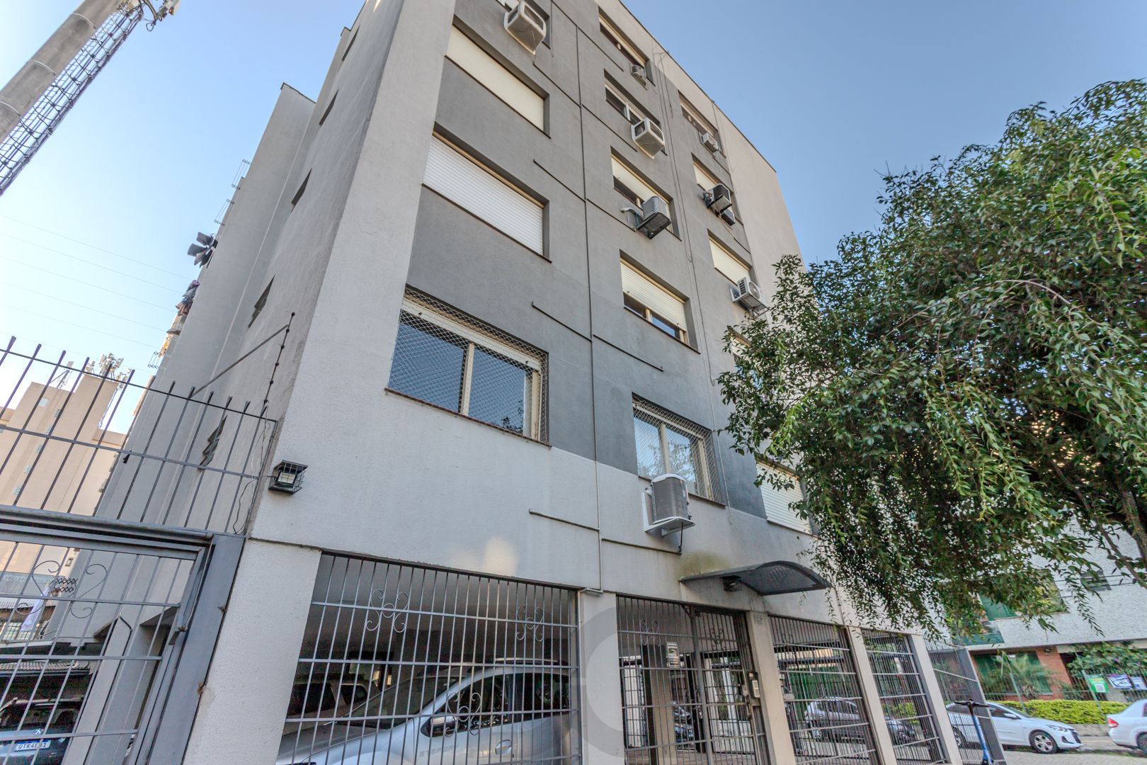 Apartamento de 2 dormitórios com dependência e vaga no bairro Santana DESOCUPADO — foto 26