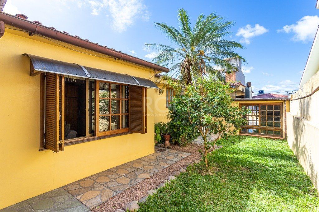 Casa no bairro Petrópolis de 3 dormitórios — foto 1