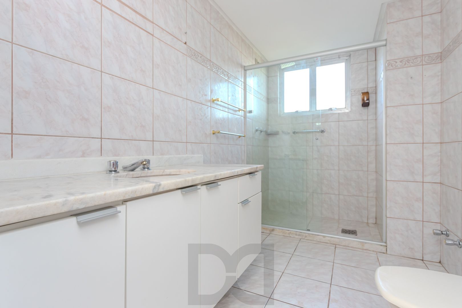 Apartamento no Moinhos de Vento de 3 dormitórios vaga e infra DESOCUPADO — foto 17