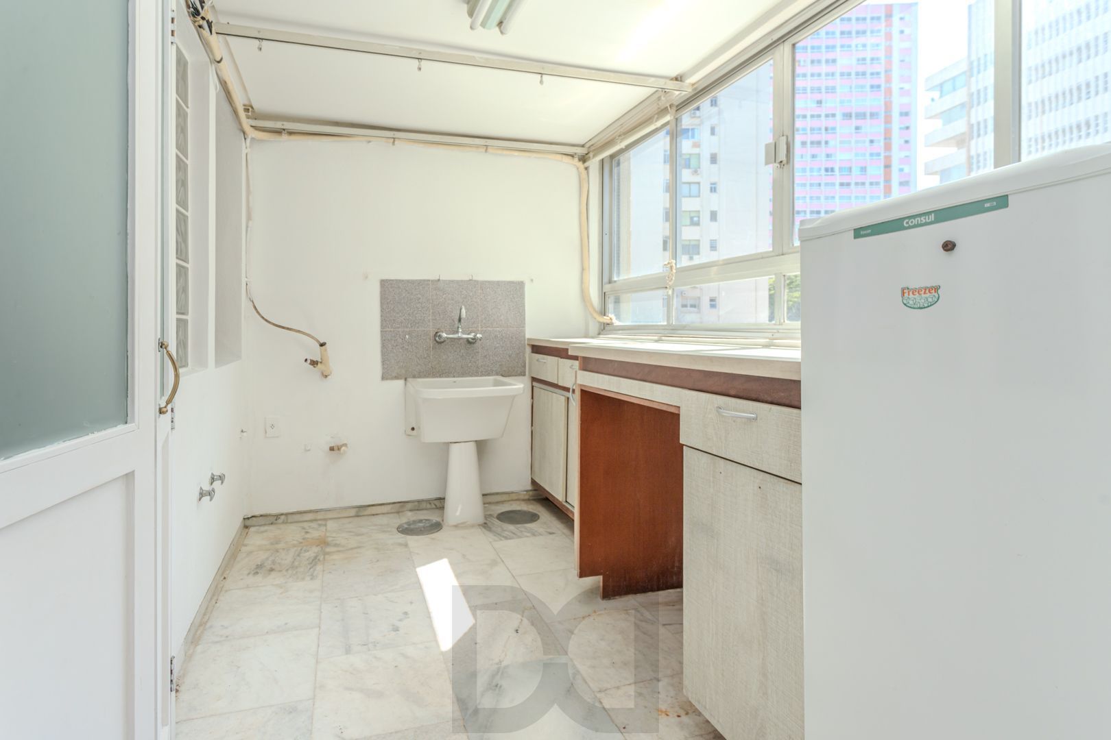 Apartamento no Moinhos de Vento de 3 dormitórios vaga e infra DESOCUPADO — foto 29