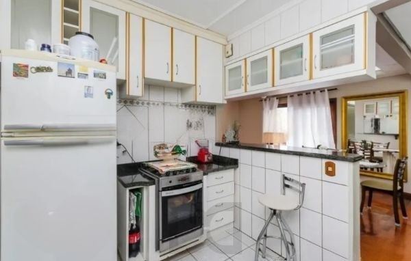 Casa / sobrado no bairro Jardim Itu de 3 dormitórios e pátio com piscina — foto 15