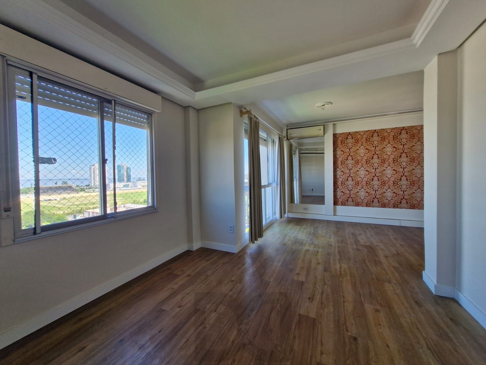 Apartamento no bairro Cristal de 2 dormitórios e vaga DESOCUPADO — foto 10