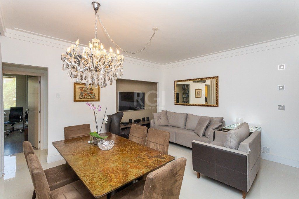 Apartamento no Centro - 2 dormitórios - reformado e mobiliado — foto 4