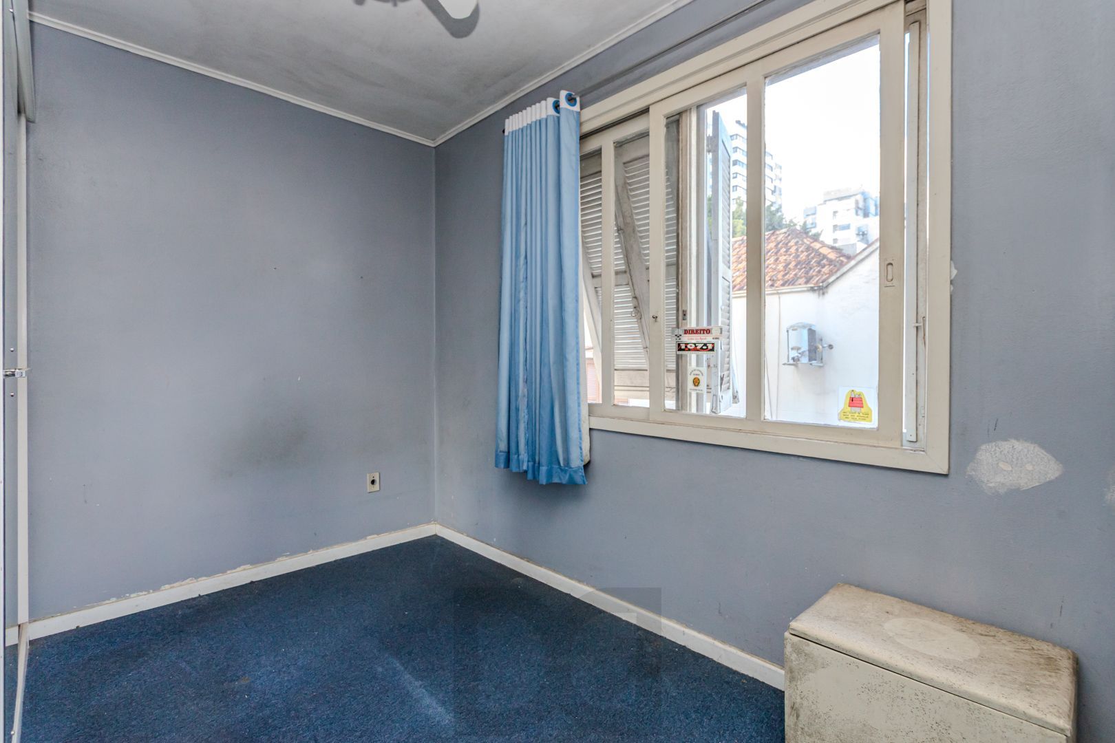 amplo apto 03 dor. de frente,  piso em parquet, , peças amplas , localizado junto a AV. CRISTOVÃO COLOMBO no Moinhos de Vento — foto 11