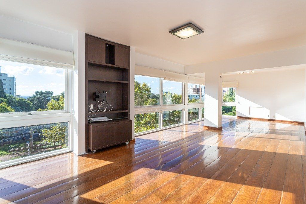 Apartamento no bairro Higienópolis com 190m² de 3 dormitórios e 2 vagas — foto 2
