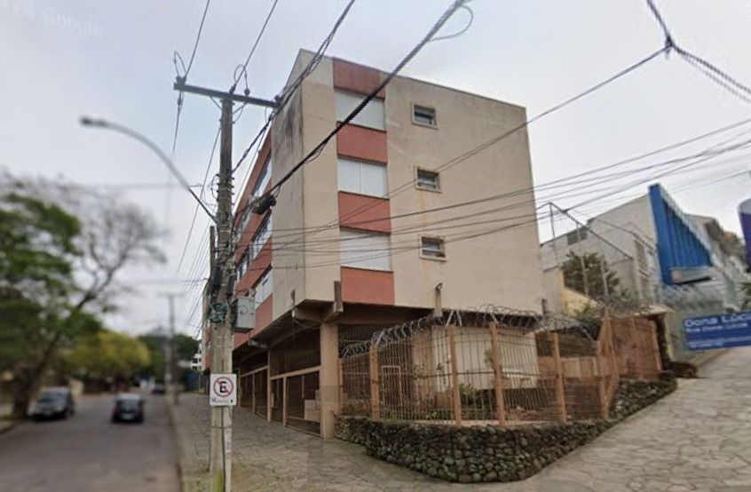 Apartamento no Petrópolis de 2 dormitórios e 2 vagas DESOCUPADO — foto 1