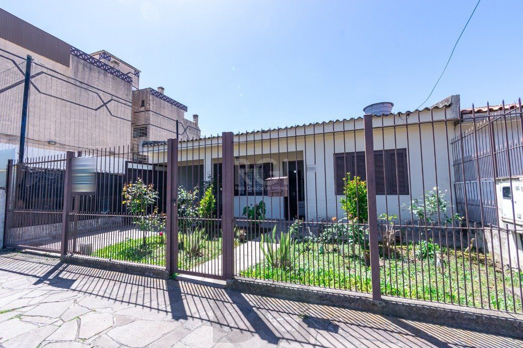 Casa de 3 dormitórios, 3 vagas no bairro Vila Ipiranga — foto 2
