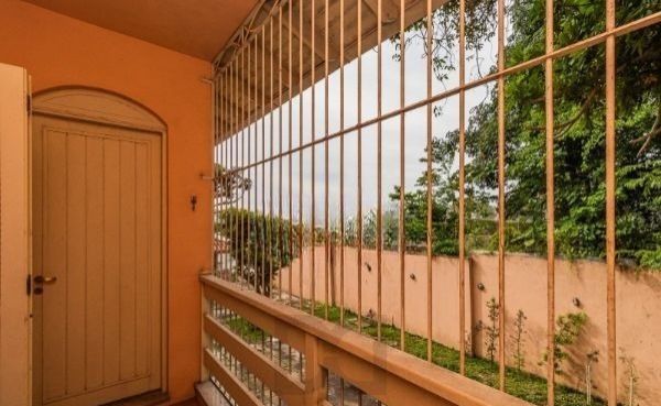 CASA DESOCUPADA E SEMI MOBILIADA, COM SUÍTE MASTER, SACADA, VISTA PANORÂMICA, EM AMPLO TERRENO NO SANTA TEREZA — foto 24