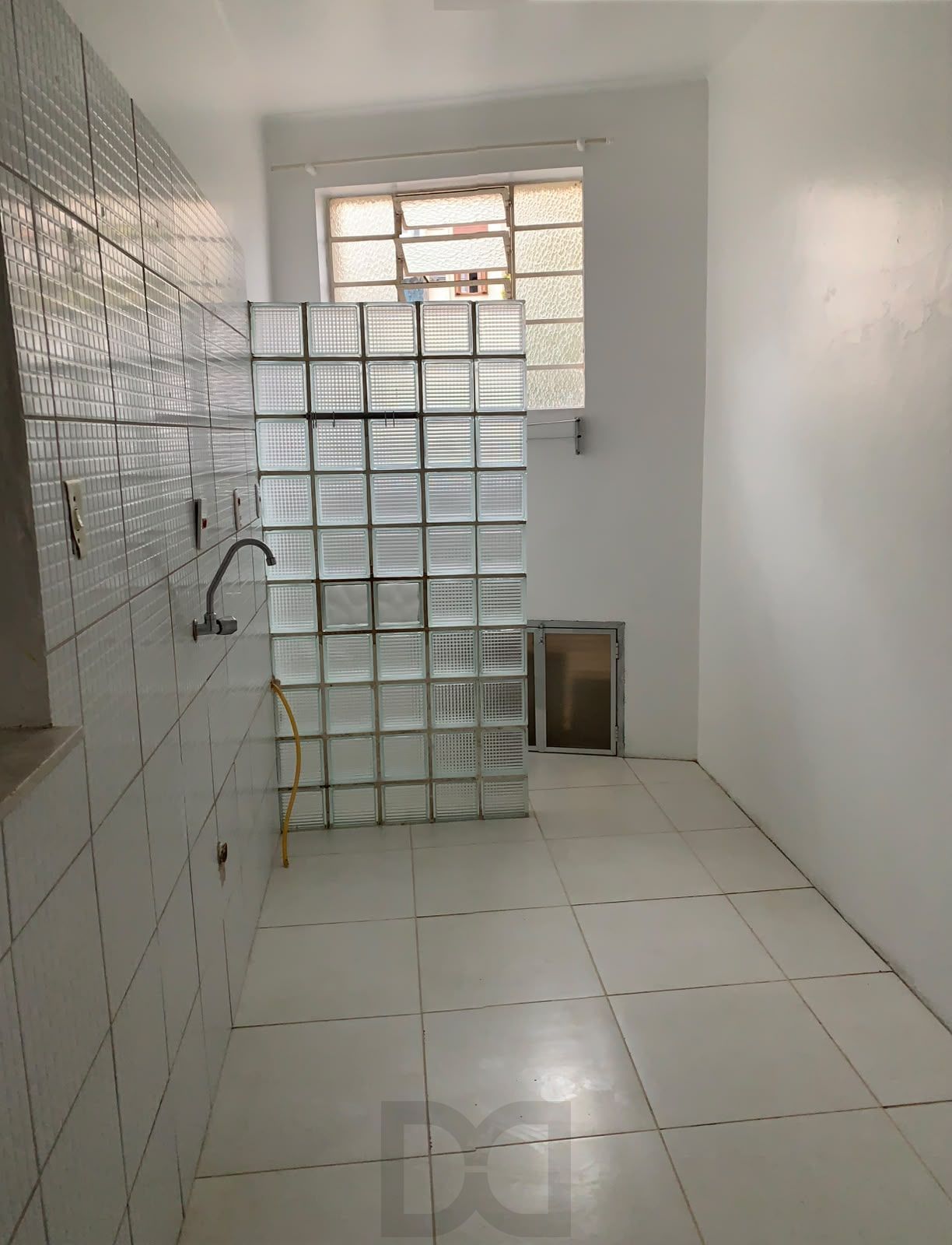 Ótimo apartamento 2 dormitórios no Centro Histórico, próximo ao Gasômetro e Praça da Matriz. — foto 10