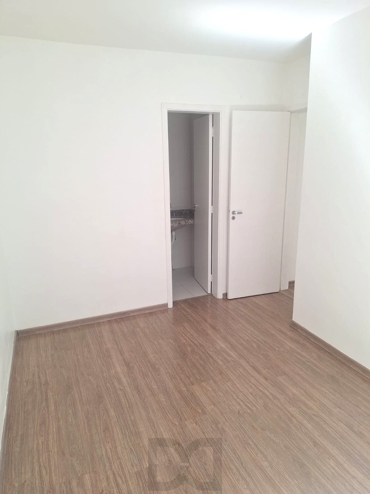 Apartamento no bairro Teresópolis de 2 dormitórios vaga infra DESOCUPADO — foto 7
