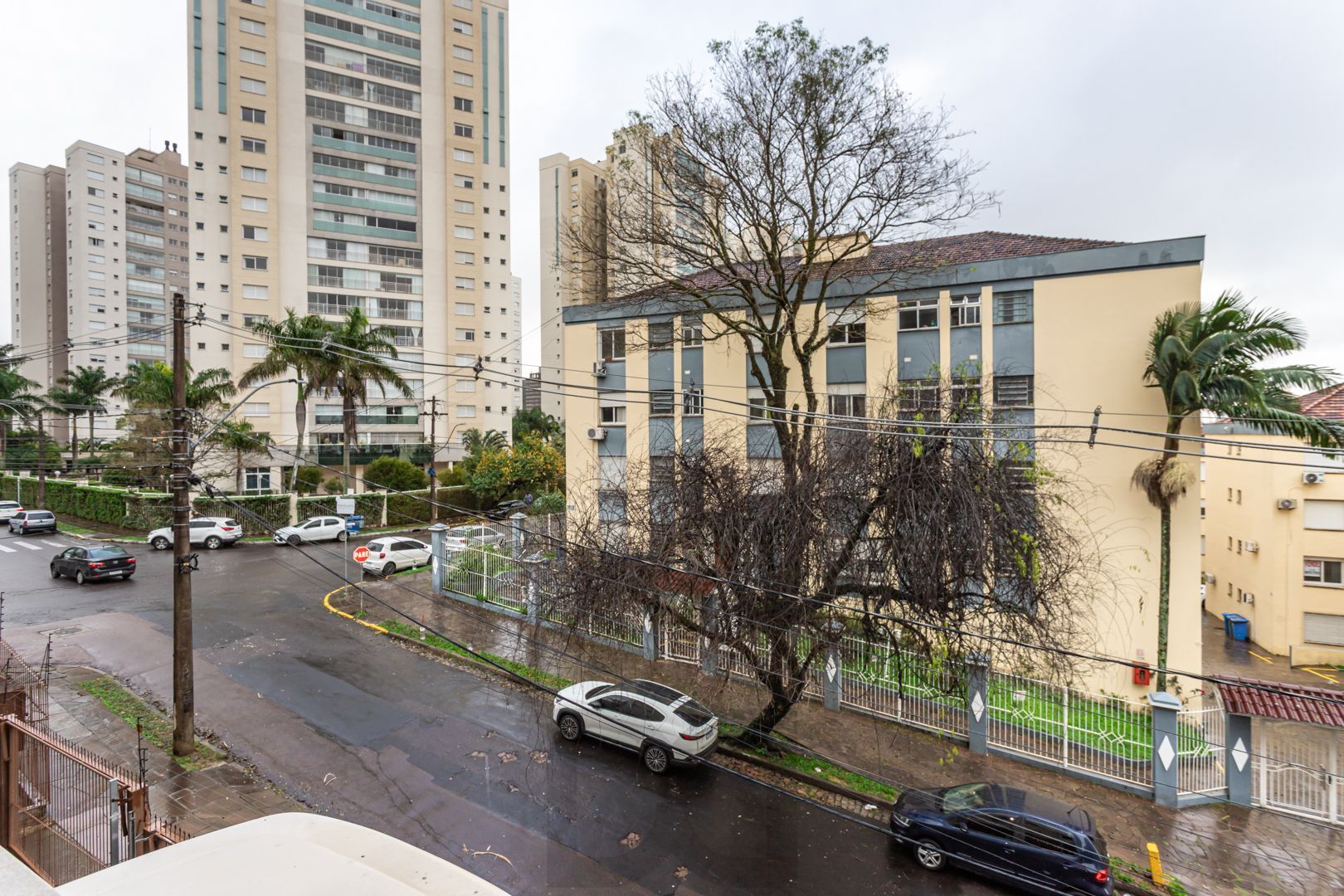 Apartamento no bairro Vila Ipiranga de 2 dormitórios e vaga DESOCUPADO — foto 3