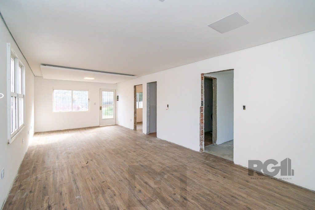 Casa no bairro Cristal de 3 dormitórios — foto 2