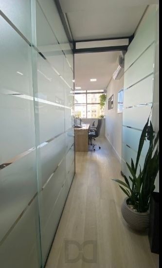 Sala comercial no bairro Petrópolis MOBILIADA com vaga — foto 10
