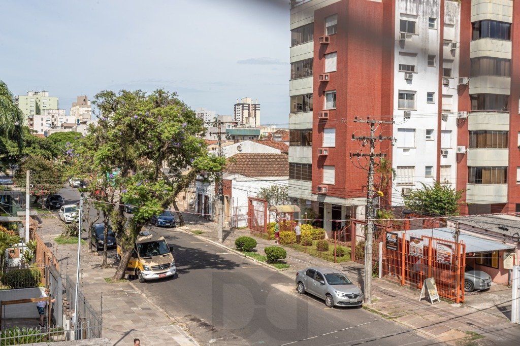 CASA COMERCIAL E RESIDENCIAL NO MIOLO DO BAIRRO SANTANA — foto 37