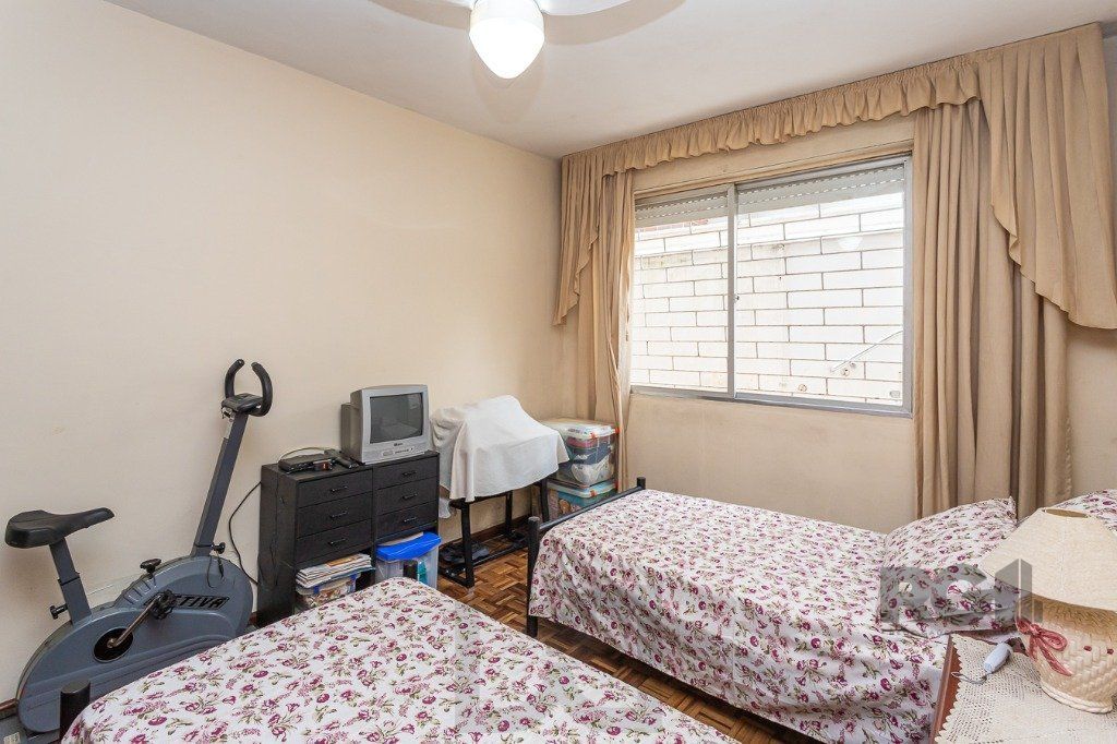 Apartamento de  2 dormitórios no Petrópolis térreo — foto 13