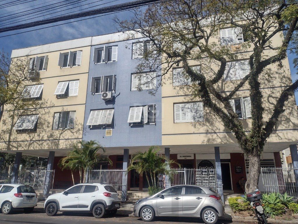 amplo apto 03 dor. de frente,  piso em parquet, , peças amplas , localizado junto a AV. CRISTOVÃO COLOMBO no Moinhos de Vento — foto 21
