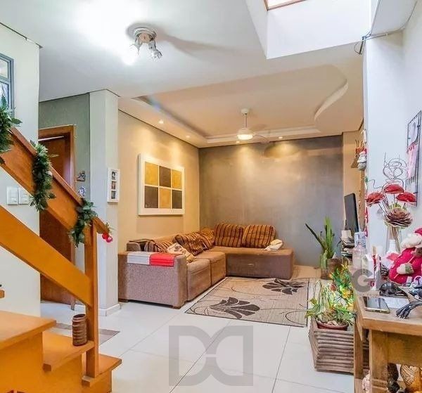 Casa sobrado no Partenon de 4 dormitórios e 2 vagas — foto 2