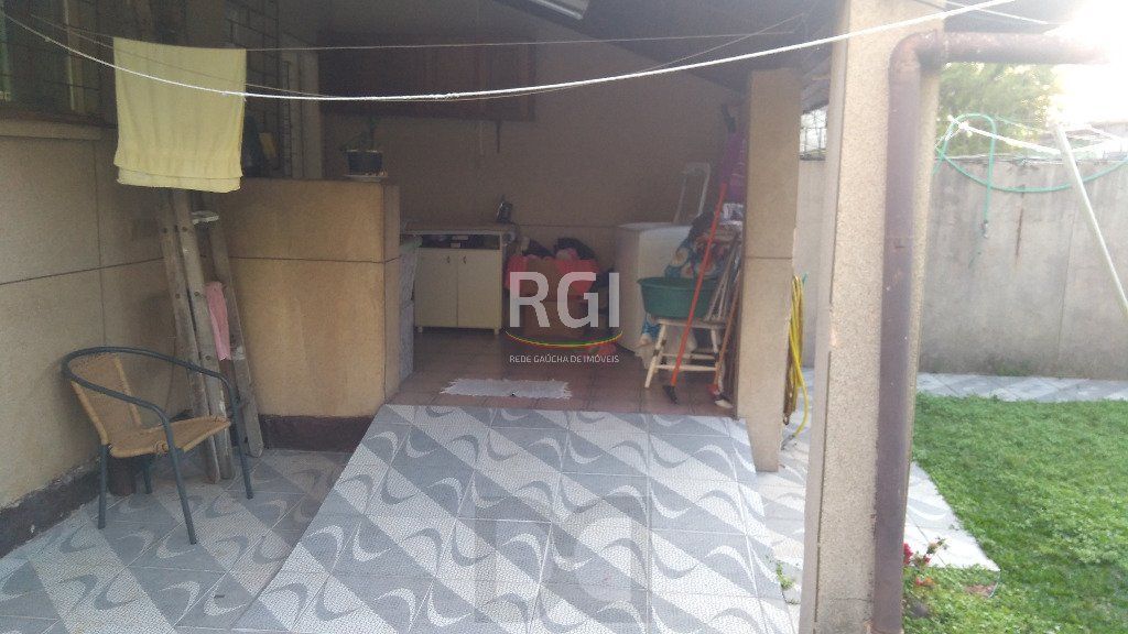 Casa de 3 dormitórios, vagas e pátio - Passo da Areia — foto 10