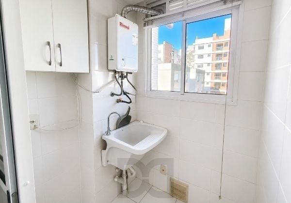Apartamento no bairro Cristal de 2 dormitórios infra e vaga DESOCUPADO — foto 16