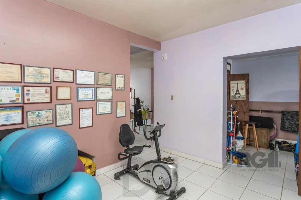 CASA COMERCIAL E RESIDENCIAL NO MIOLO DO BAIRRO SANTANA — foto 7