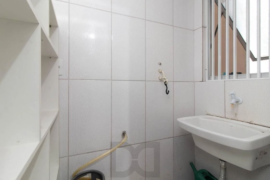 Apartamento na Cidade Baixa de 1 dormitório mobiliado e com vaga DESOCUPADO — foto 11