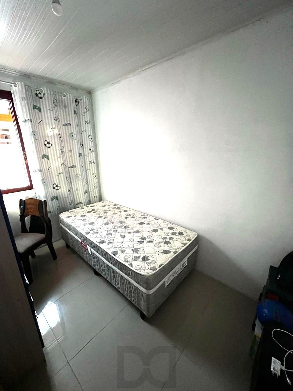 Casa térrea de 3 dormitórios e amplo pátio — foto 9