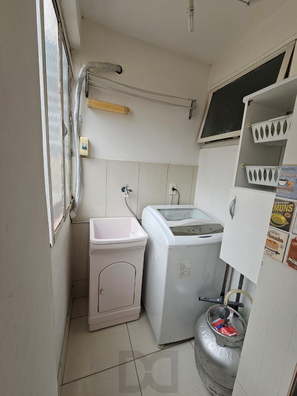 Apartamento no Partenon de 1 dormitório mobiliado DESOCUPADO — foto 19