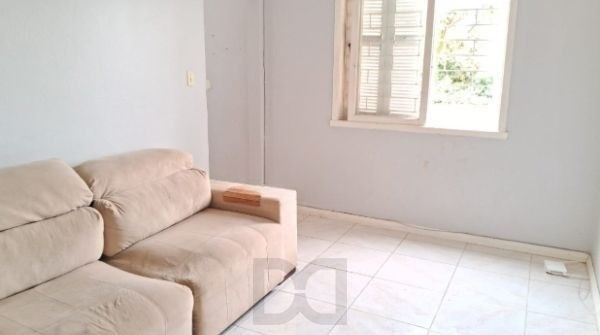 Apartamento no bairro Teresópolis de 2 dormitórios térreo com pátio — foto 2