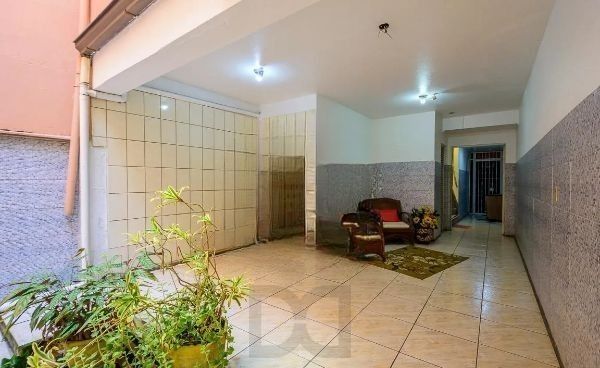 APARTAMENTO REFORMADO E DESOCUPADO, ENTRAR E MORAR NA CIDADE BAIXA!!! — foto 18